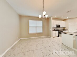 282 Aberdeen St in Four Corners, FL - Foto de edificio - Building Photo