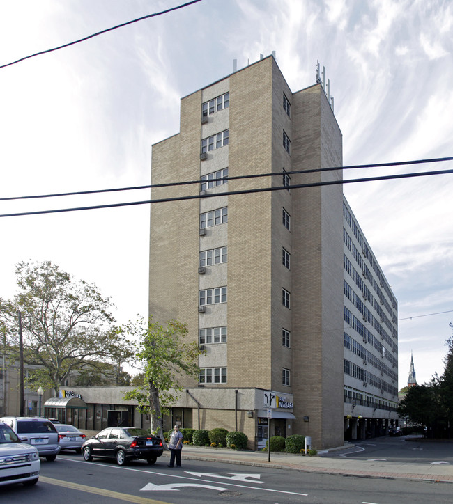 Fairbanks Apartments in New Haven, CT - Building Photo - Building Photo