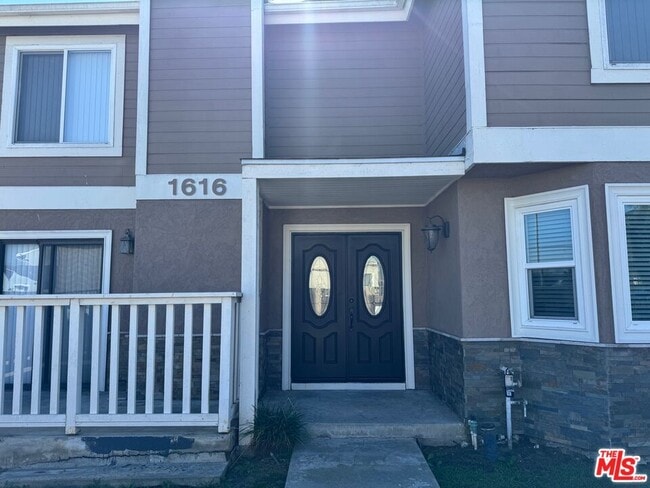 property at 1616 W 206th St