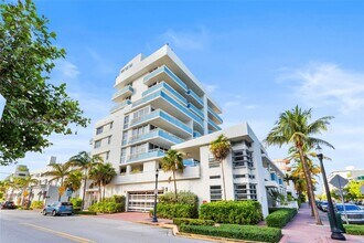 200 Ocean Dr in Miami Beach, FL - Foto de edificio - Building Photo