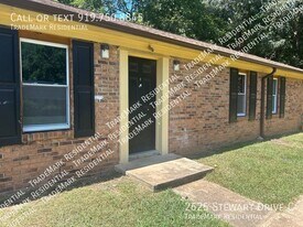 2625 Stewart Dr in Raleigh, NC - Building Photo