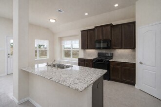 13202 Anchor Isle Ct in La Marque, TX - Building Photo - Building Photo