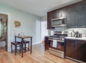 354 Beacon St, Unit 3 in Somerville, MA - Building Photo - Building Photo