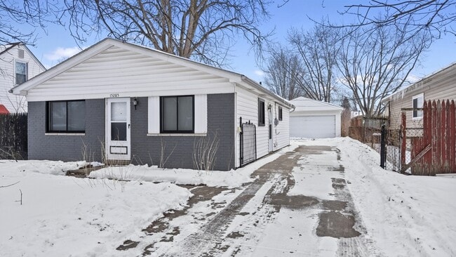 15285 Buck St in Taylor, MI - Building Photo - Building Photo