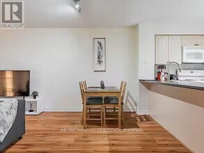 30 Grand Trunk Crescent in Toronto, ON - Building Photo - Building Photo