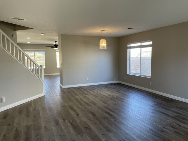 38661 Annette Ave in Palmdale, CA - Building Photo - Building Photo