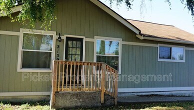 2139 11th St in Bremerton, WA - Building Photo - Building Photo