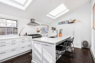 5 Stacey Ct in Marblehead, MA - Building Photo - Building Photo