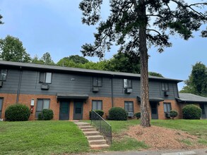 Hideaway at Kingspark in Charlotte, NC - Foto de edificio - Building Photo