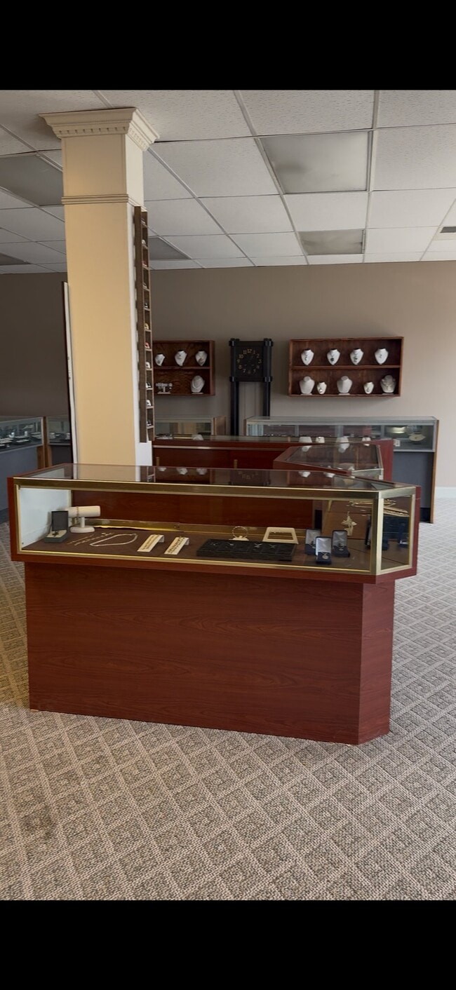 414-416 Market St, Unit Store