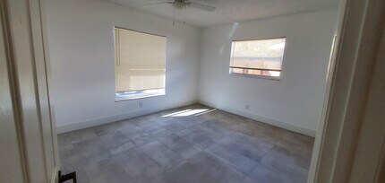 2872 N Dixie Hwy in Boca Raton, FL - Building Photo - Building Photo
