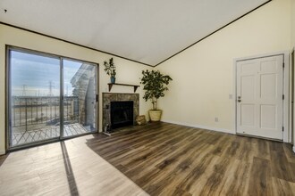 8813 Colorado Blvd in Thornton, CO - Foto de edificio - Building Photo