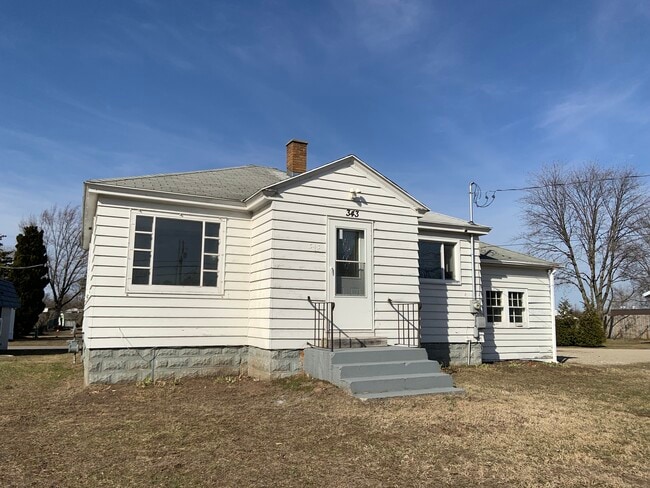 property at 343 E Lakewood Blvd