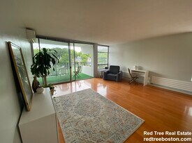 60 Babcock St, Unit 6 in Brookline, MA - Building Photo