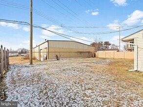 10 Blue Ridge Dr in Levittown, PA - Building Photo - Building Photo