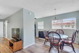10 Vista Palm Ln in Vero Beach, FL - Building Photo - Building Photo