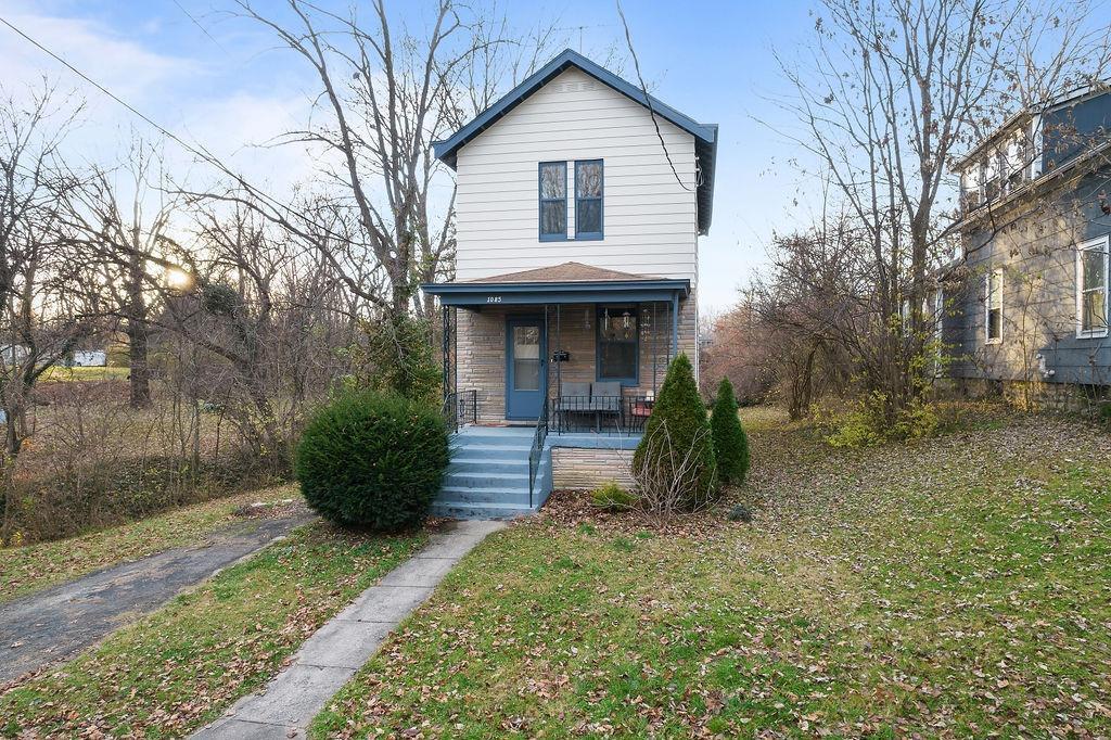 1085 Church Ave in Glendale, OH - Building Photo