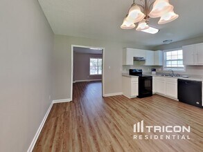 2112 McKinnon Dr in Clayton, NC - Building Photo - Building Photo
