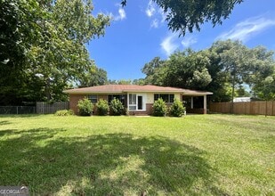 504 Bowen St in St. Marys, GA - Foto de edificio - Building Photo