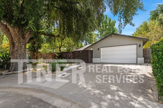 property at 15 La Sara Ct