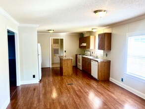 2024 Rocky Creek Ln in Dallas, NC - Building Photo - Building Photo