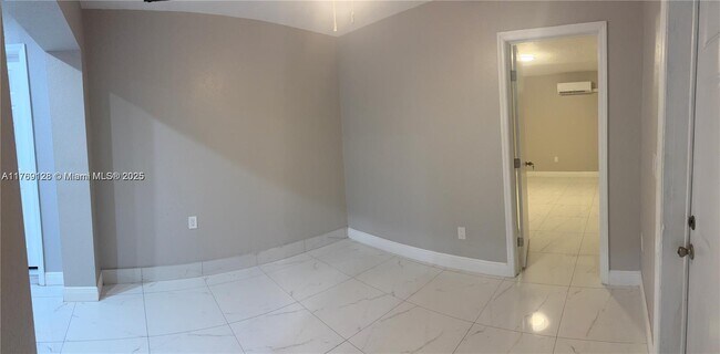 833 NE 153rd St in Miami, FL - Building Photo - Building Photo