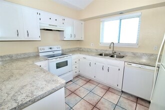 16731 Rippling Mill Dr in Sugar Land, TX - Building Photo - Building Photo