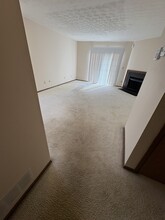 5894 Aqua Bay Dr in Columbus, OH - Building Photo - Building Photo