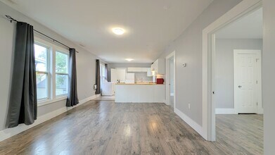 475 Louis Ave in Windsor, ON - Building Photo - Building Photo