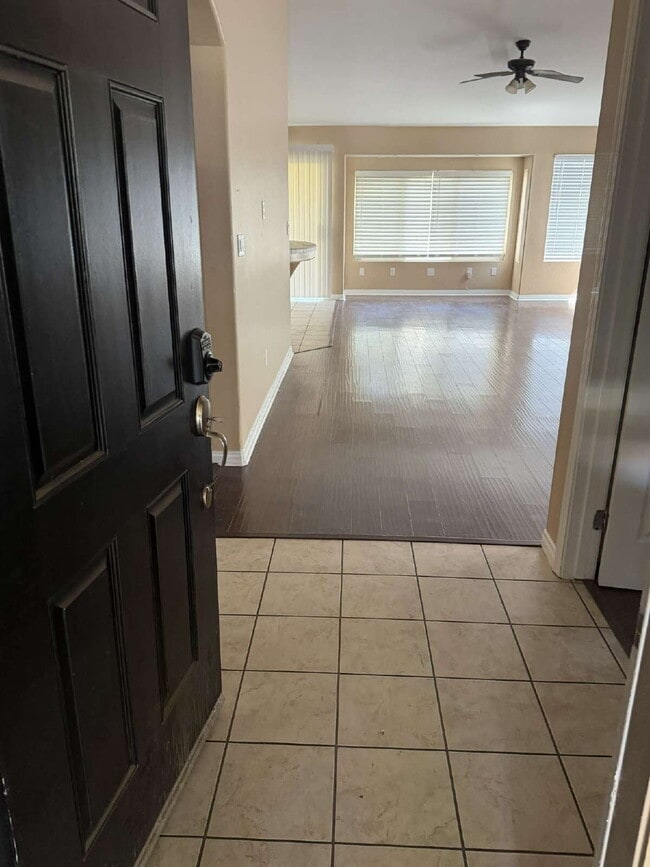 9506 Orchard Grass Ct in Bakersfield, CA - Building Photo - Building Photo