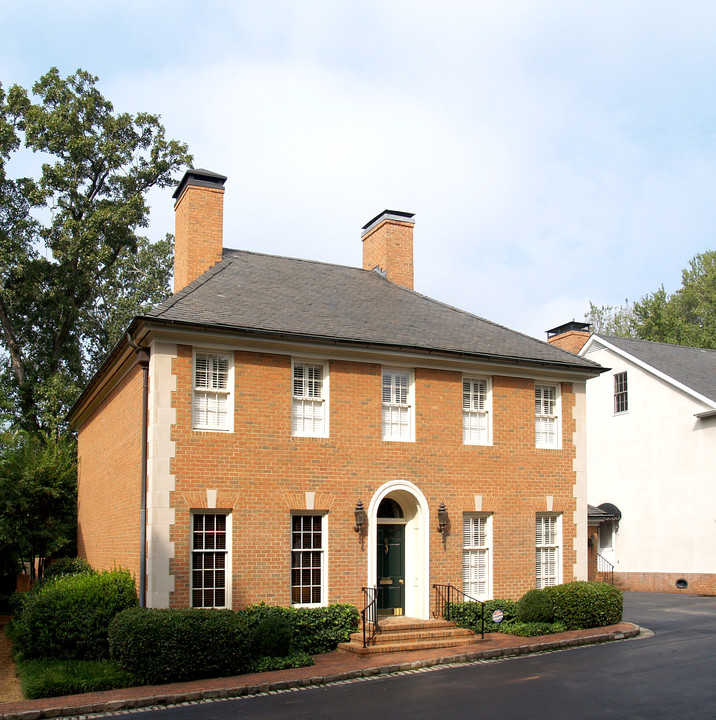 2774 Andrews Dr NW in Atlanta, GA - Foto de edificio