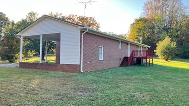 573 Gaulding Rd in La Crosse, VA - Building Photo - Building Photo