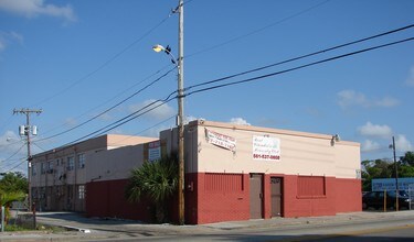 1004 13th St in West Palm Beach, FL - Foto de edificio - Building Photo