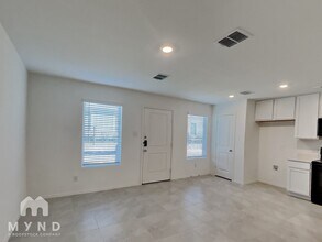 8739 Cottage Crk Dr in Fort Worth, TX - Building Photo - Building Photo