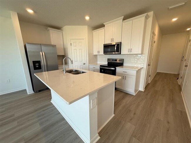 16386 Bird of Paradise Ave in Clermont, FL - Building Photo - Building Photo