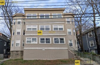 224 Summer St, Unit 3R in Somerville, MA - Foto de edificio - Building Photo