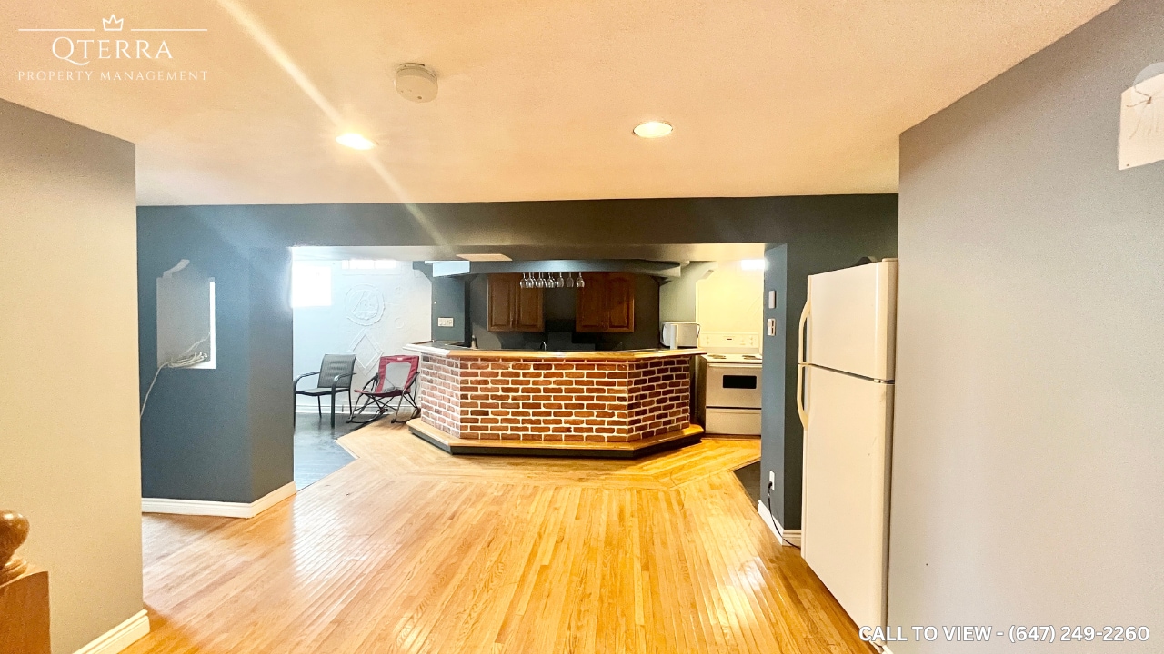 3207 Maderna Rd in Burlington, ON - Building Photo