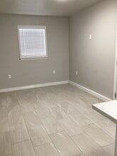 805 E Maple Ave in Lompoc, CA - Building Photo - Building Photo