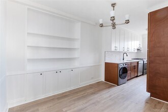 3725 Henry Hudson Parkway East in Bronx, NY - Building Photo - Building Photo