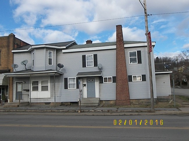 106 S 4th St in Clearfield, PA - Building Photo - Building Photo