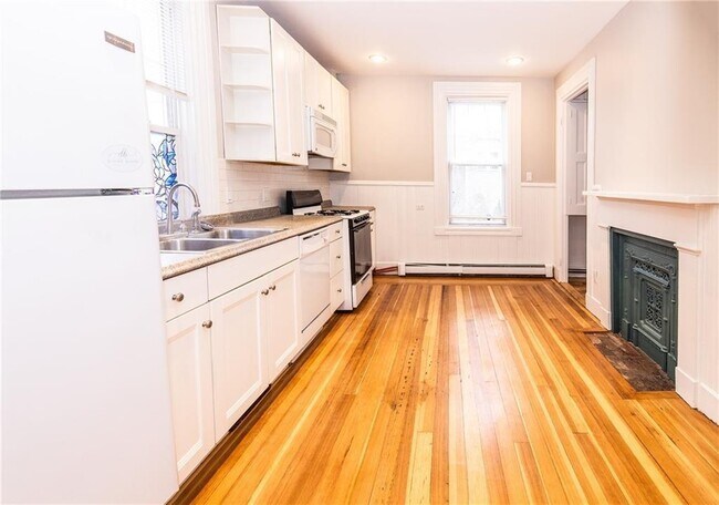 218 1/2-193 Power St in Providence, RI - Building Photo - Building Photo