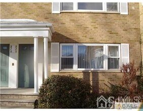 187 Evergreen Rd, Unit 2A in Edison, NJ - Building Photo - Building Photo