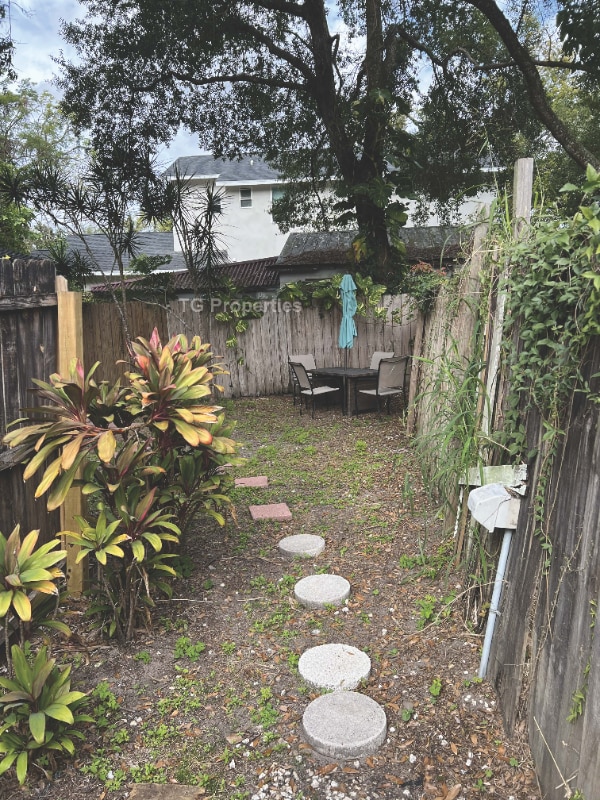 1313 E Pineloch Ave in Orlando, FL - Building Photo - Building Photo