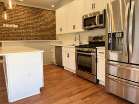 5025 S Michigan Ave in Chicago, IL - Building Photo