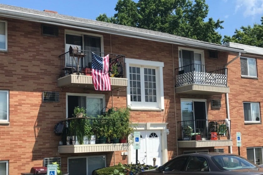 The Meadows Patio Apartments - HEAT INCLUDED! in Parma, OH - Building Photo