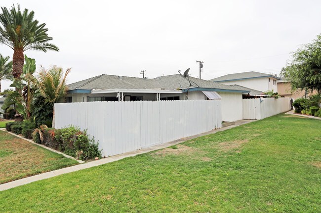 13291 Fletcher St in Garden Grove, CA - Building Photo - Building Photo