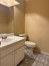 504 W Byrd Blvd in Universal City, TX - Building Photo - Building Photo