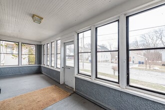 236 S Park Ave in Waukegan, IL - Building Photo - Building Photo