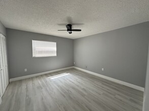 1337 NW 1st St, Unit #6 in Miami, FL - Building Photo - Building Photo