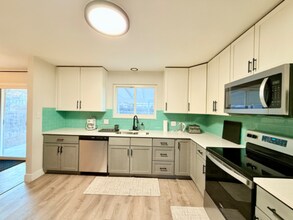 9989 Dodge Dr in Northglenn, CO - Building Photo - Building Photo